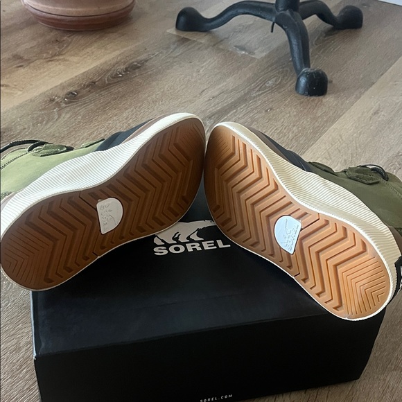 NWT in Box – SOREL Women’s Out N About™ IV Classic Waterproof Boot - Picture 4 of 6